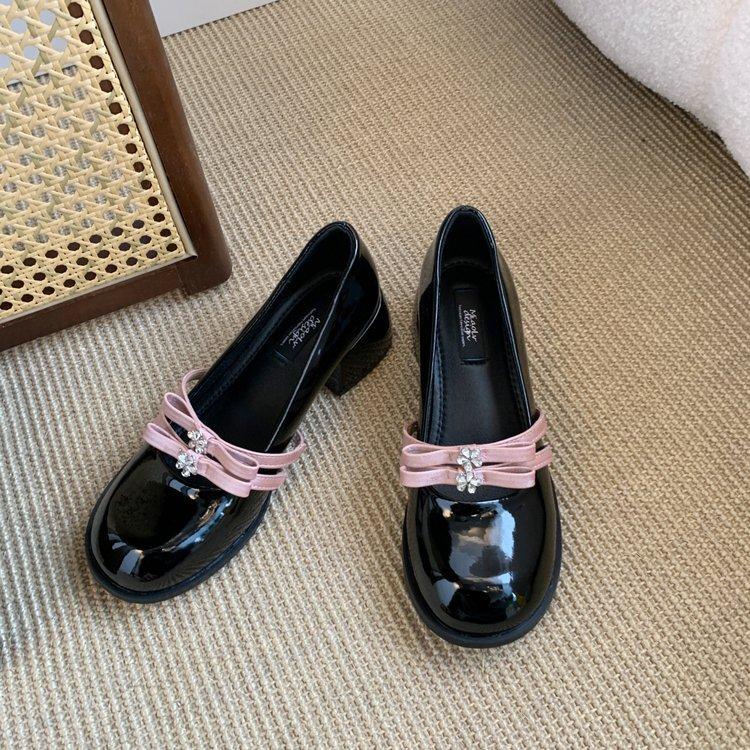 [Ushilai] Französische Mary Jane Schuhe mit dickem Absatz Damen Frühling und Herbst vielseitige Schleife JK Uniform Einzelne Schuhe 2025 Trend