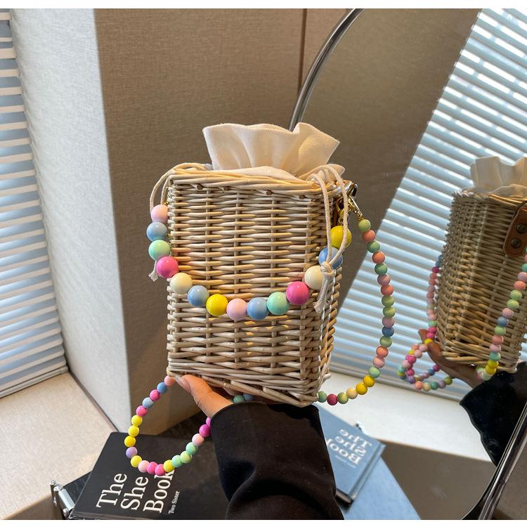 

Popular straw shoulder bag women s summer new trendy fashion messenger bag versatile pearl portable small square bag One size різнокольоровий