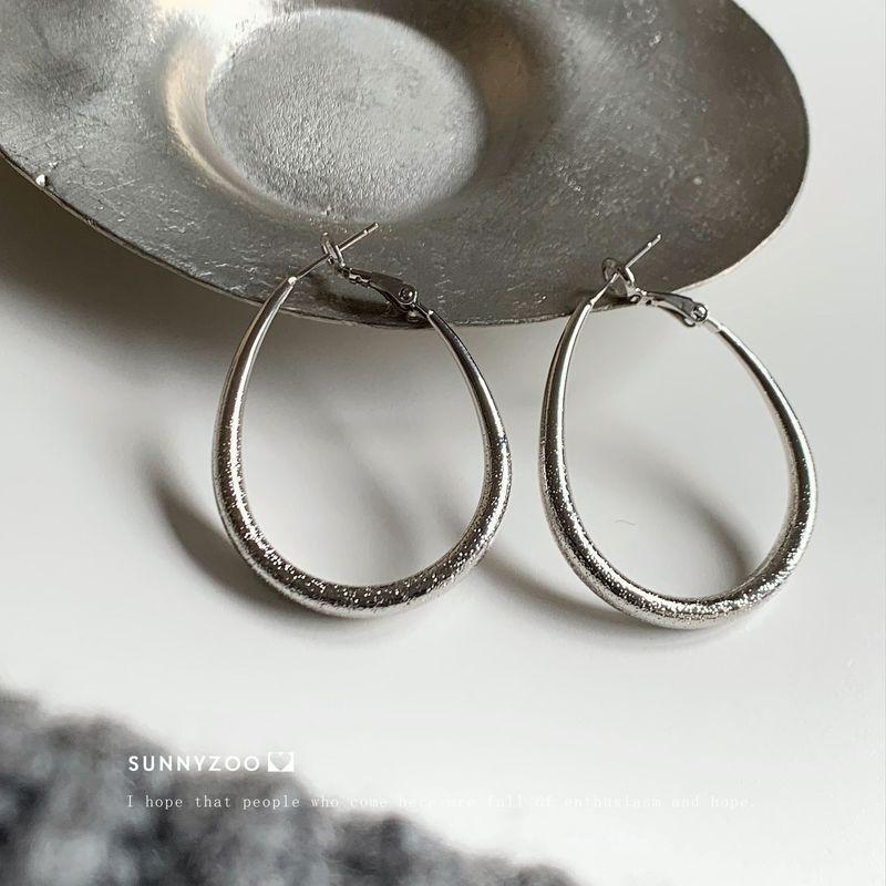 INS Star River Fancy Drop-Shaped Metal Matte Silver