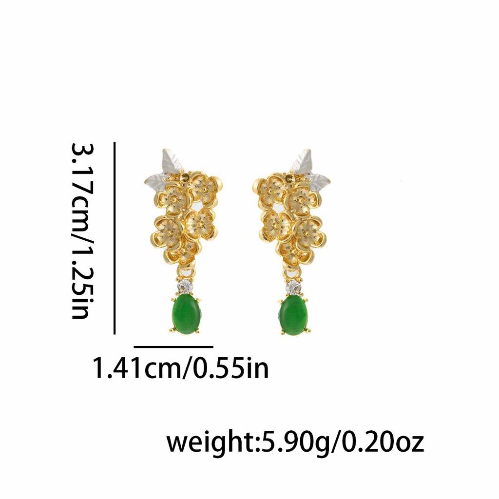 Exquisite Vintage Leaf Stud Earrings with Lightweight Luxury Flower Pendant