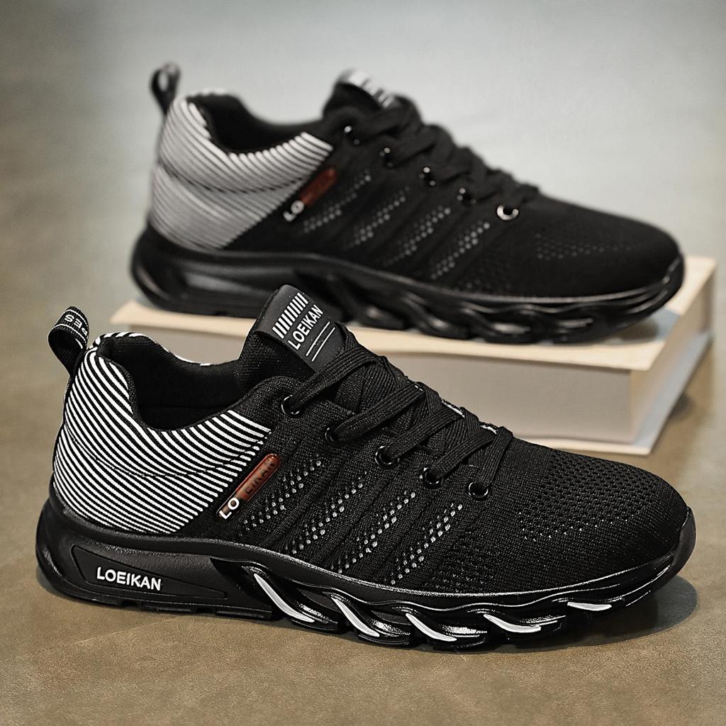 Men's Breathable Running Shoes Lightweight and Fashionable Sports Shoes Spring Summer Outdoor Black Mesh Breathable Casual Shoes