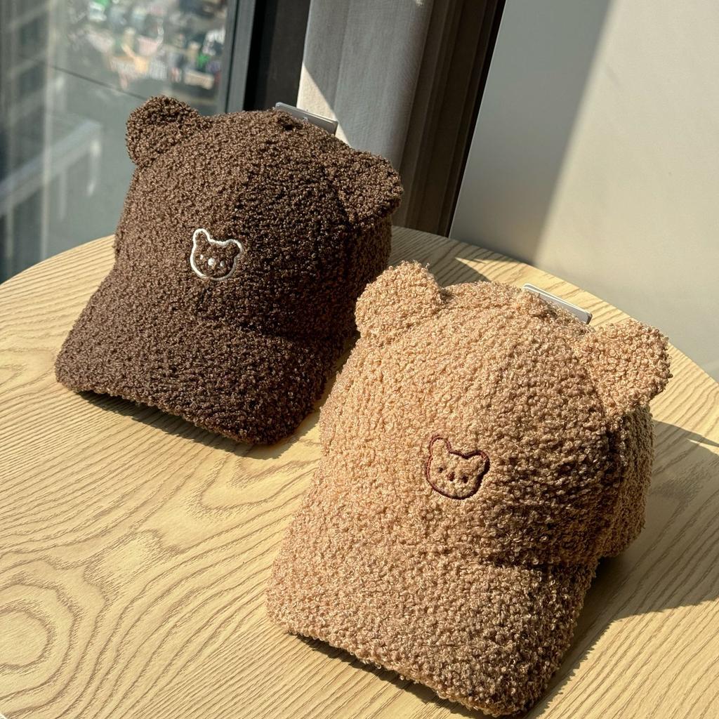 Korean-style cute bear ear lamb wool baseball cap for men and women, warm and versatile for autumn and winter, cartoon embroidered duckbill cap
