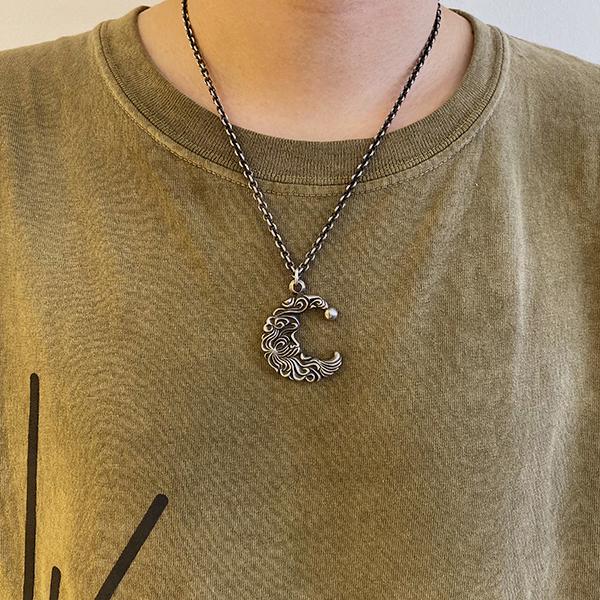 Pandorumjewelry Crescent Moon Necklace
