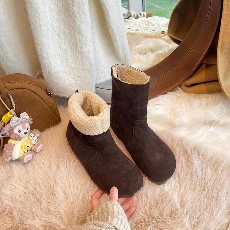 Retro round head frosted leather thick-soled versatile short boots 2025 autumn and winter niche design turning hair and looking thin fla