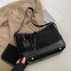Retro matte large-capacity women's bag autumn and winter new commuter shoulder messenger bag simple bucket bag