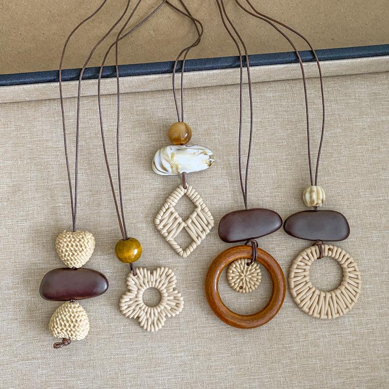 Retro Ethnic Style Geometric Wood Collarbone Necklace - Fashionable Light Luxury Design