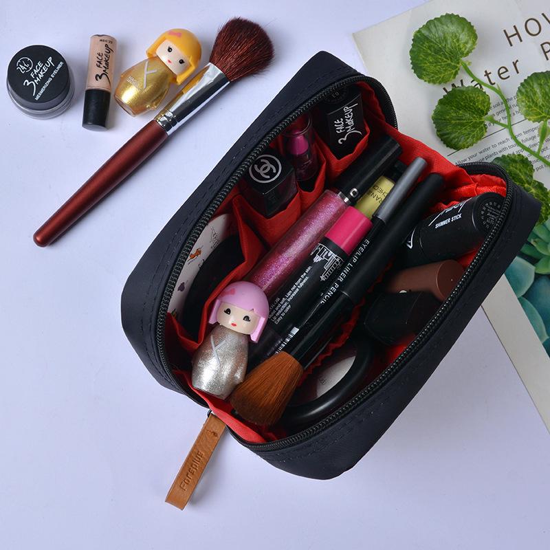 

Trendy Portable Mini Makeup Bag for Women - Travel Lipstick & Cosmetic Storage