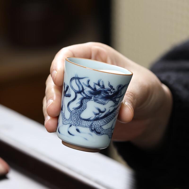 Antique Blue and White Ceramic Gongfu Tea Master Cup