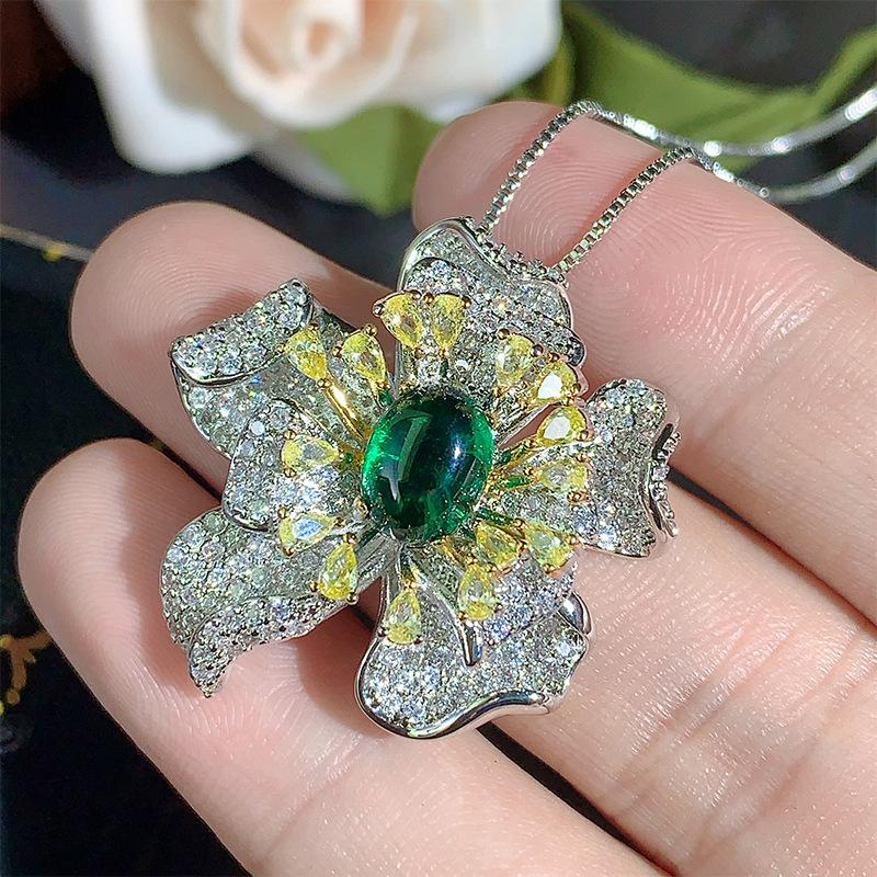 Ensemble de bijoux, accessoires, boucles d'oreilles à tige françaises, bagues de tempérament, collier émeraude, zircon de qualité supérieure, fleur pour femmes