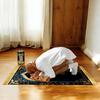 Muslimischer Gebetsteppich mit Bogen-Design, Blau Gold Luxus Reise Gebetsmatte Eid Geschenk, Faltbarer Islamischer Janamaz für die Anbetung