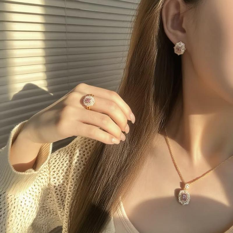 Zhuozhifan S925 Silver Purple Taro Ice Flower Diamond Ring, 1 Carat, European and American Style.