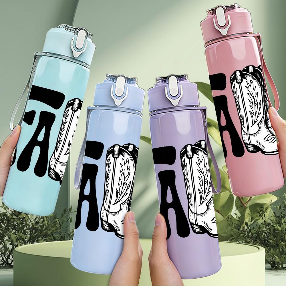 1PC Fall Letter Cowboy Boot 750ml Color Plastic Sports Water Bottle Leakproof Flip Straw Lid Suitable for Sports Office Home Use
