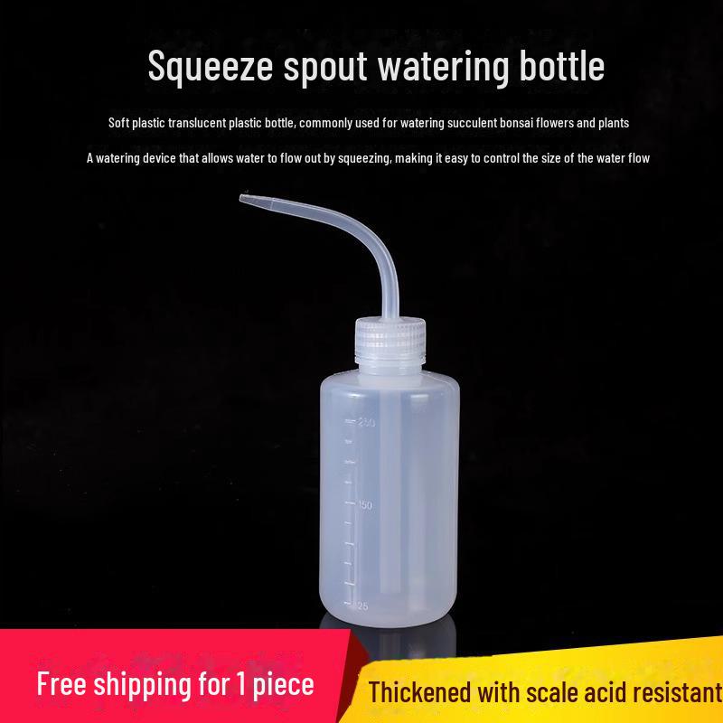 Konev s dlouhou výlevkou pro pokojové rostliny