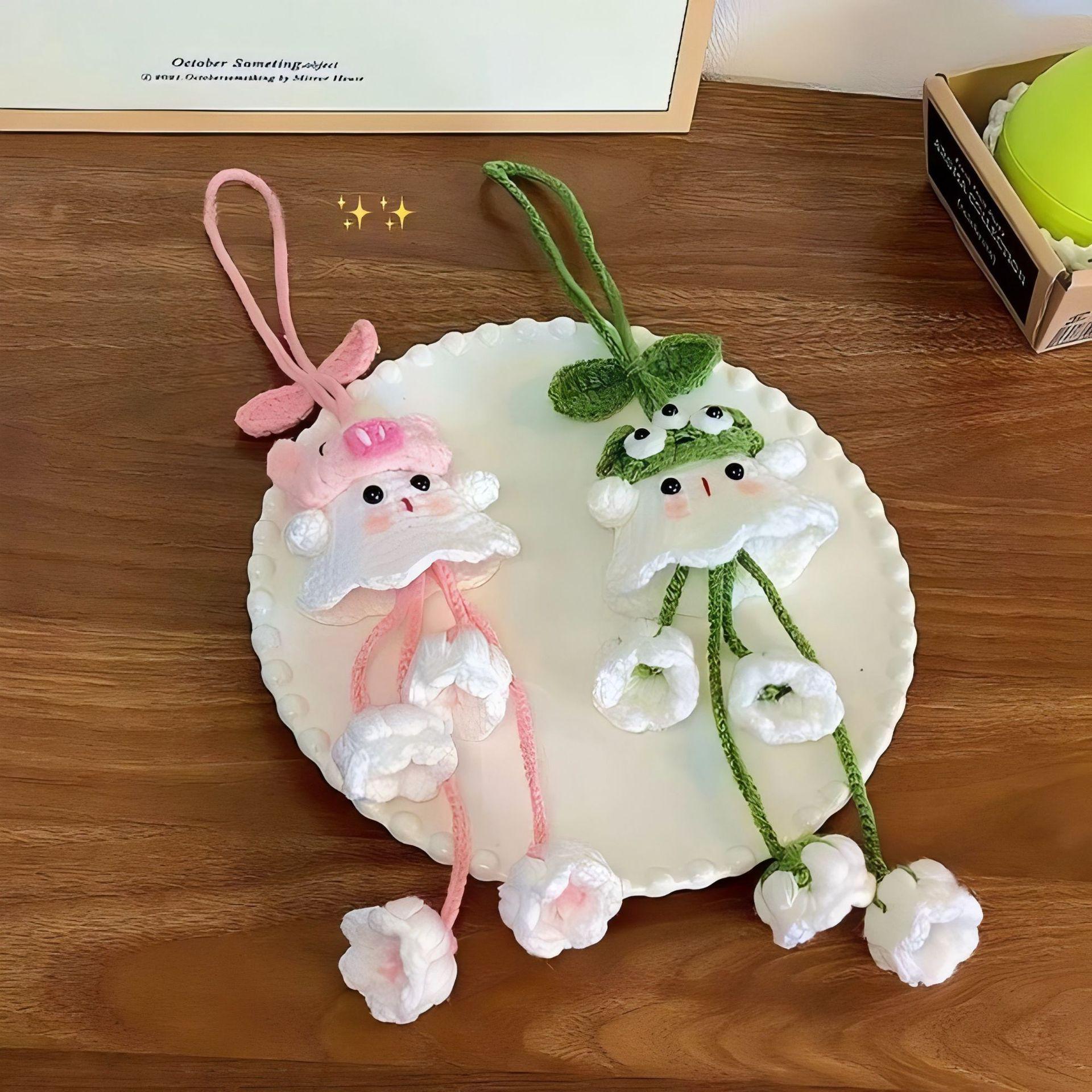 

Трехглазый инопланетянин тыква призрак и кулон ландыш крючком сделай сам подарок