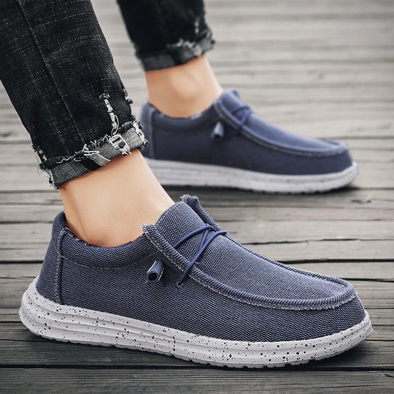 Large size cloth shoes men's 2025 spring light loafers canvas casual shoes trendy board shoes overalls lazy one pedal