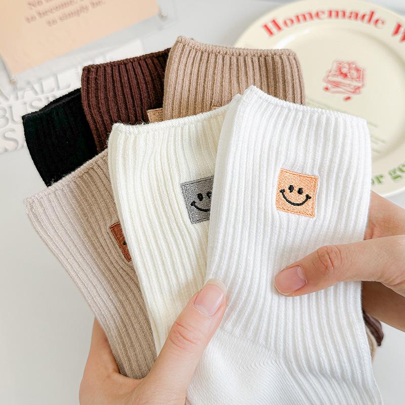 Damen Kniestrümpfe im japanischen Stil mit Cartoon-Stickerei - Doppelnadel Mittelwade für Frühling und Herbst
