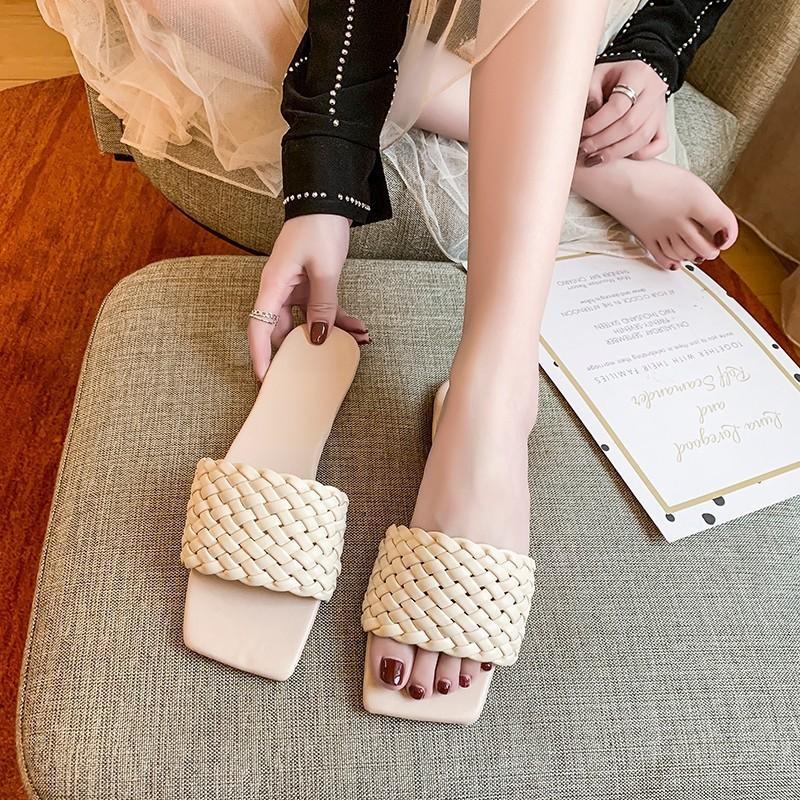Summer Womens Flat Slippers With Nonslip Sole For Daily Wear