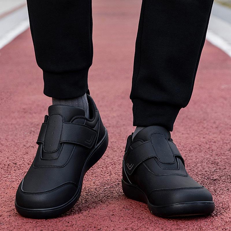 Spring and Autumn new loose and lightweight parents shoes, walking shoes, comfortable and breathable Velcro couple shoes