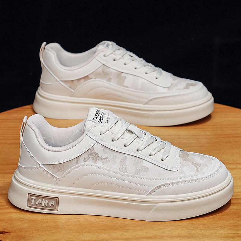 Fashionable Men's Shoes New Sports Casual Shoes Black Board Shoes Versatile Fashion White Shoes Soft Sole Wear-resistant Running Shoes