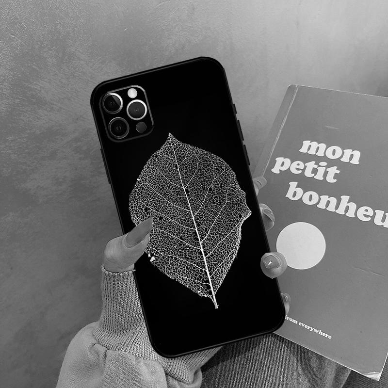 Colorful Leaves Case For iPhone 17 Air 13 16 15 11 12 14 Pro Max 13 mini XR 15 16 Plus 16e Back Cover Shell