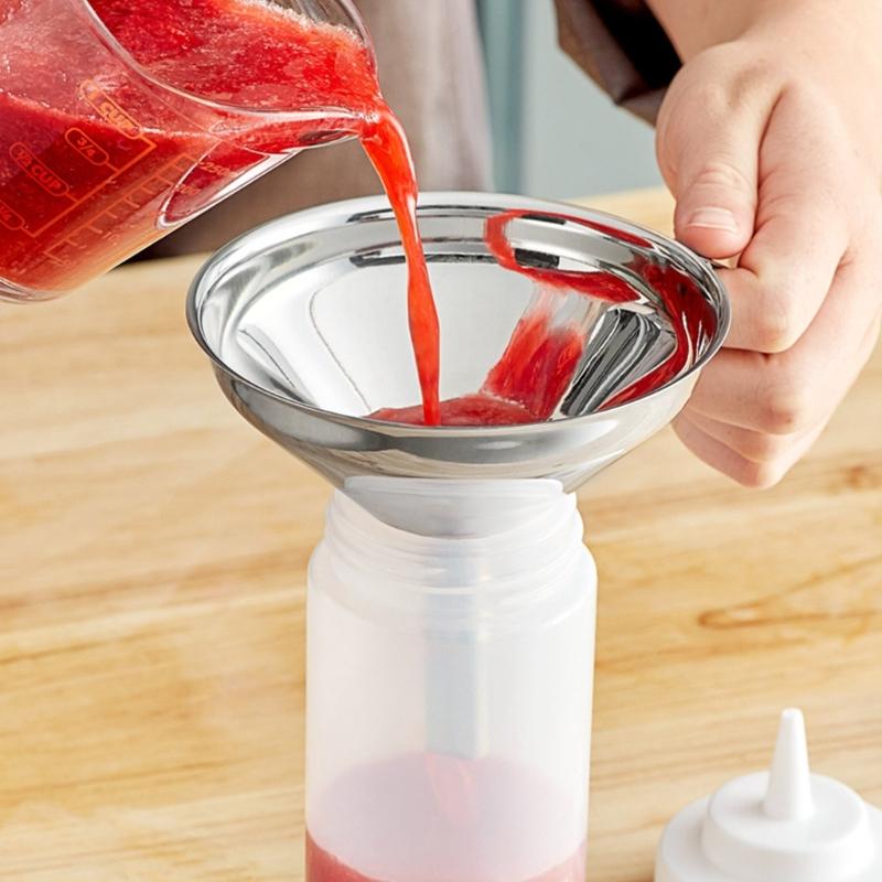 Metal Pouring Tool with Filter Insert for Bottles and Jars, Kitchen Filling Aid for Oil, Sauce, and Juice for Daily Use