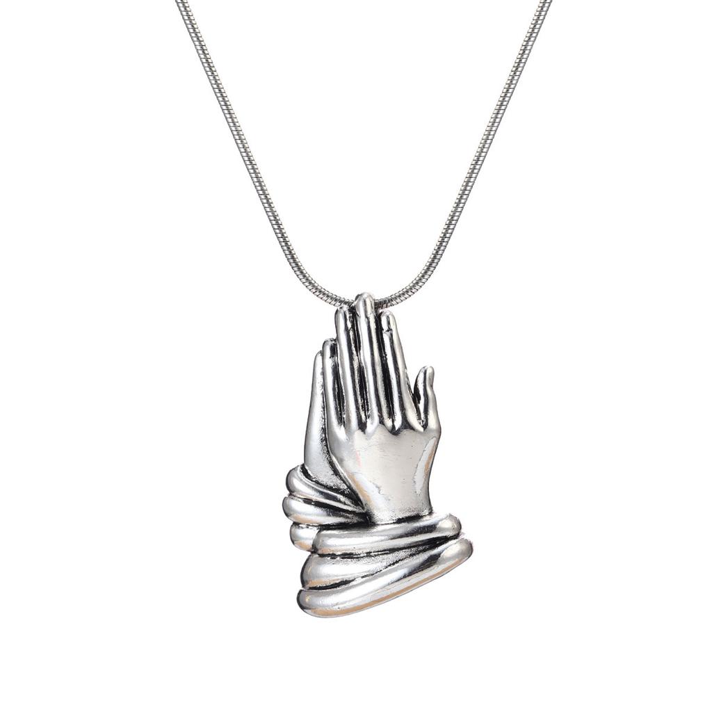 Niche pleated love necklace, simple irregular pendant, hand-closed fashion sweater chain design