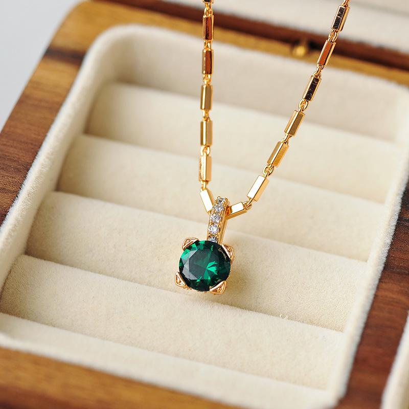 Emerald Pendant Necklace - Japanese & Korean Vintage-Inspired, Versatile Clavicle Design 