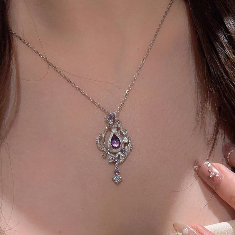 

Elegant silver 925 perfume bottle brushed pendant necklace exquisite and unique inlaid diamond clavicle chain wedding jewelry 45cm срібний