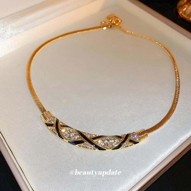 Curved Diamond Pattern Oil Drop Necklace Retro Antique Neck Chain Necklace