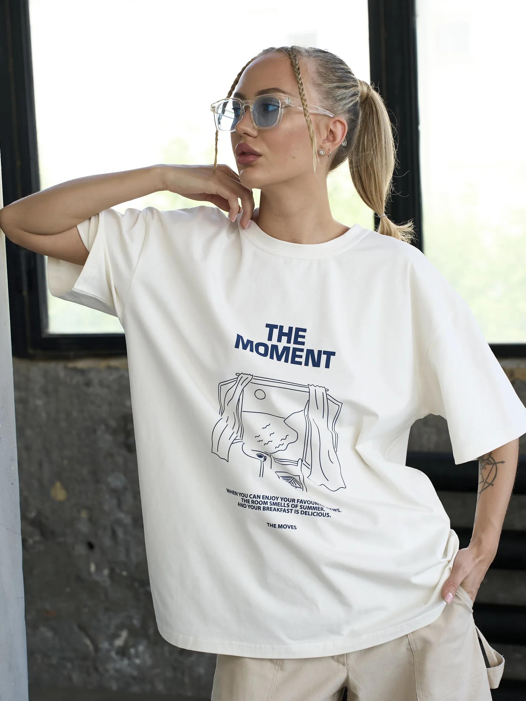 T-shirt with print I work around the clock L