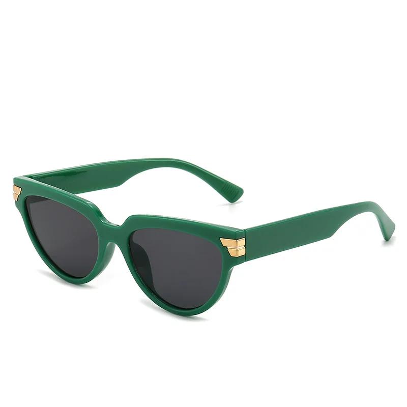 Classic Retro UV400 Sunglasses Rivet Decoration UV Resistant for Women Men Travel Beach Party