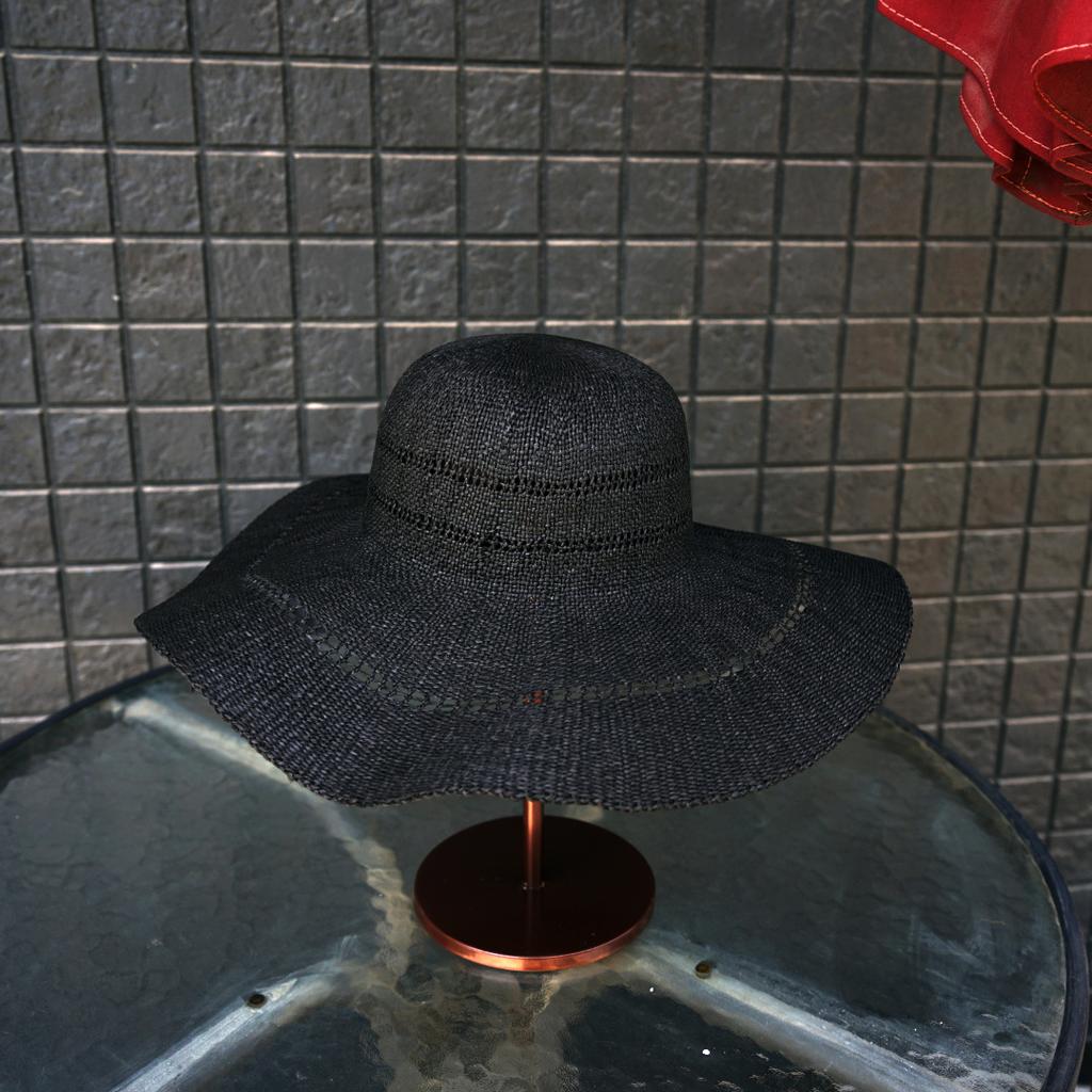 French Retro Hepburn Black Hollow Eaves Wavy Top Hat Women'S Summer Shading Sun Protection Holiday Beach Sun Straw Hat