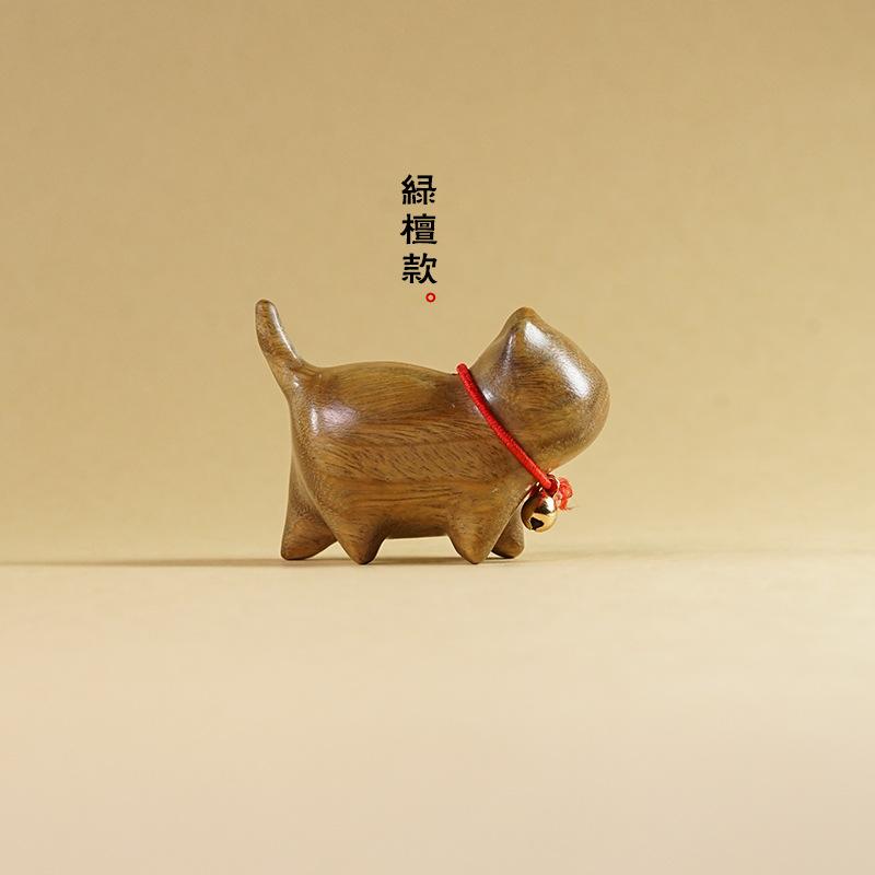 Miniature Figurine Lucky Cat Ornaments Sandalwood Carving Cute Slanted Head Cat Dog Crafts Home Decoration Gift Event Souvenirs