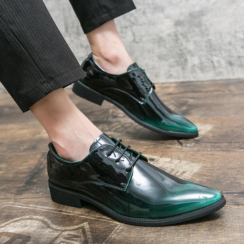 Men's casual large size 38-48 gradual change color fashion personality pointed glossy business dress lace-up leather shoes