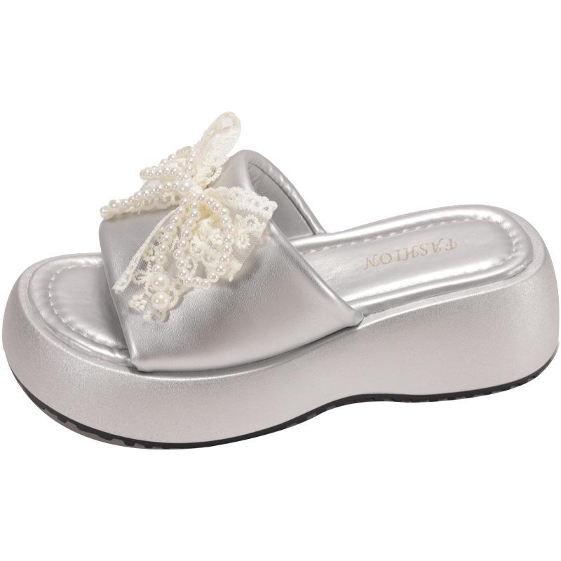 

Женская верхняя одежда на толстой подошве с бантом, летние новые модные универсальные пляжные нескользящие прохладные шлепанцы с открытым носком 35 серебряный