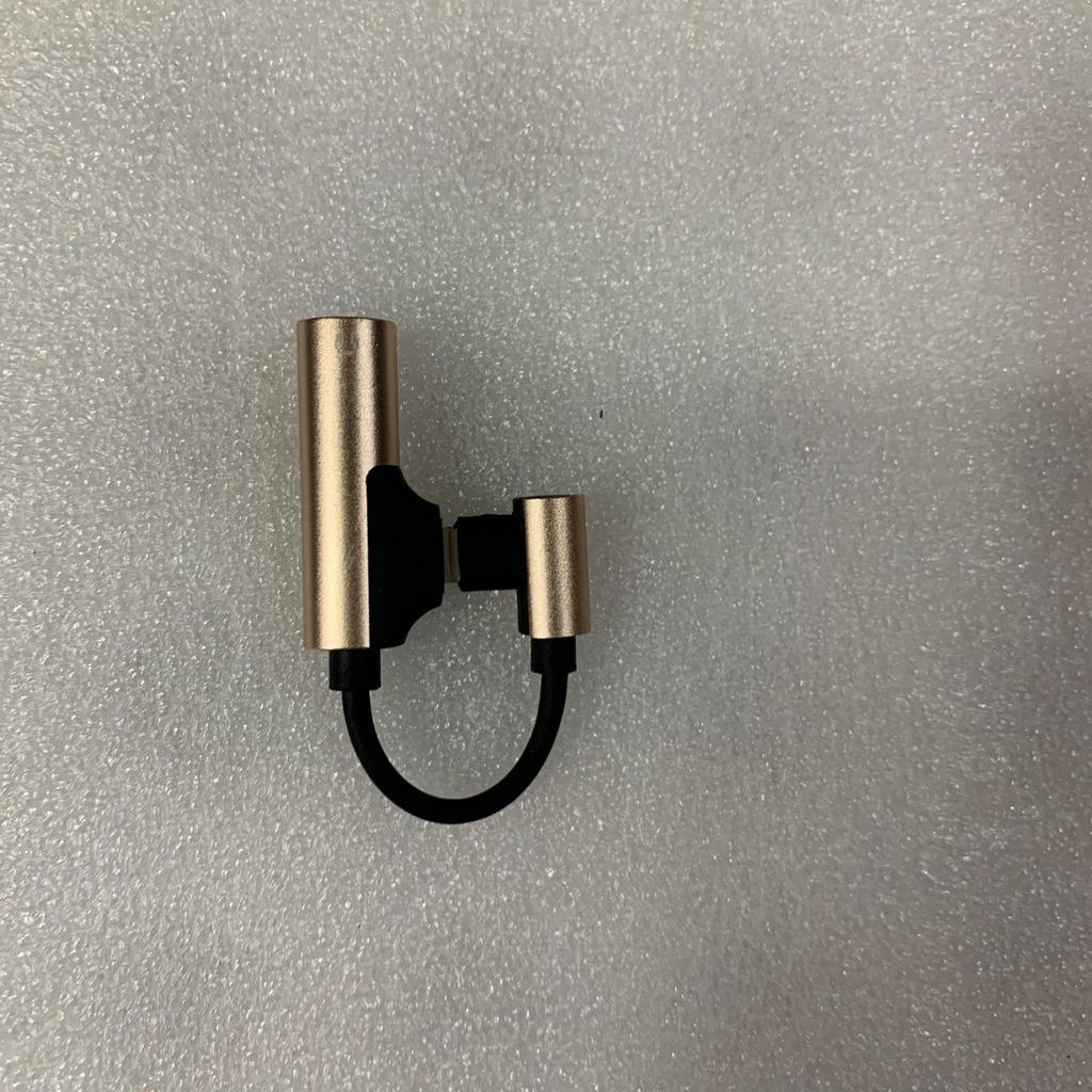 USB-C To 3.5mm Audio Adapter: Dual Function for Huawei Charging & Music