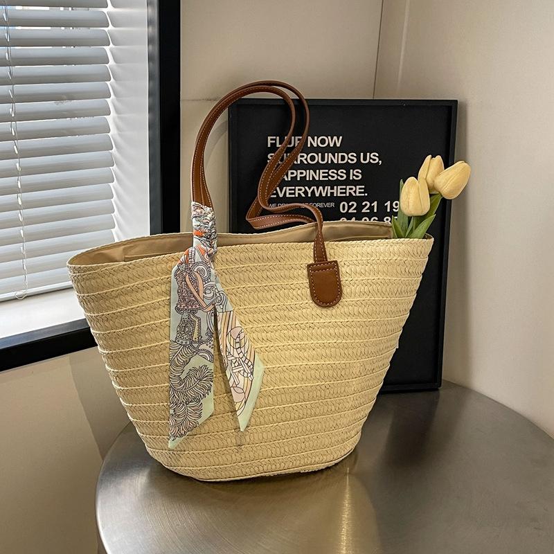 Bag Women's Large-capacity New Vacation Beach Bag Woven Bucket Bag Commuter Tote Bag
