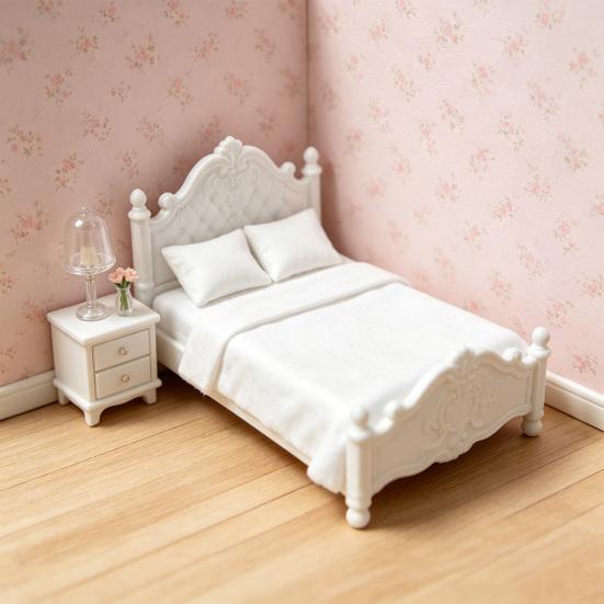 Retro Miniature Bed, Vintage Style Mini Double Bed, Miniature Furniture Tiny Bed for 1/12 Scale Doll Mansion Miniature Room Decoration