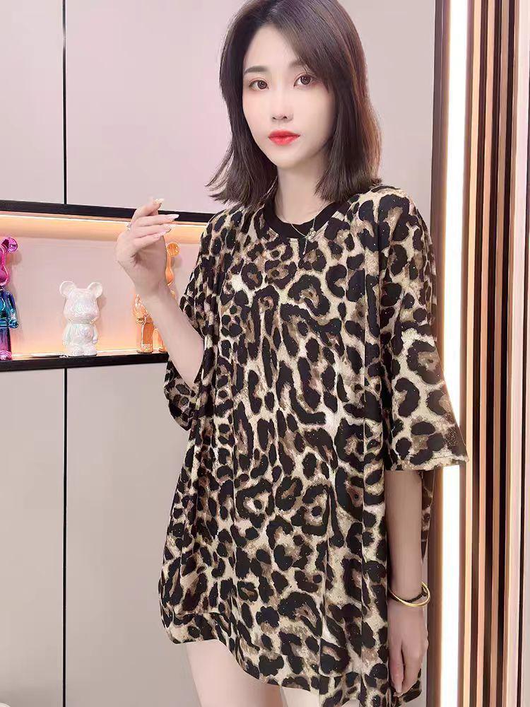 Retro Leopard Print Mid-Length Round Neck T-shirt for Women - Stylish, Belly-Covering Short Sleeve Summer Top