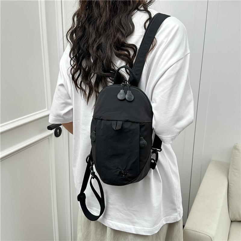 Multifunkční taška přes hrudník Dámský vodotěsný nylonový batoh Lehká crossbody taška na cesty