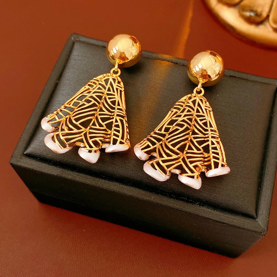 Silver Needle Diamond Oval Pendant Fringed Earrings Medieval Vintage Court Style Stud Earrings Light Luxury Retro Earrings