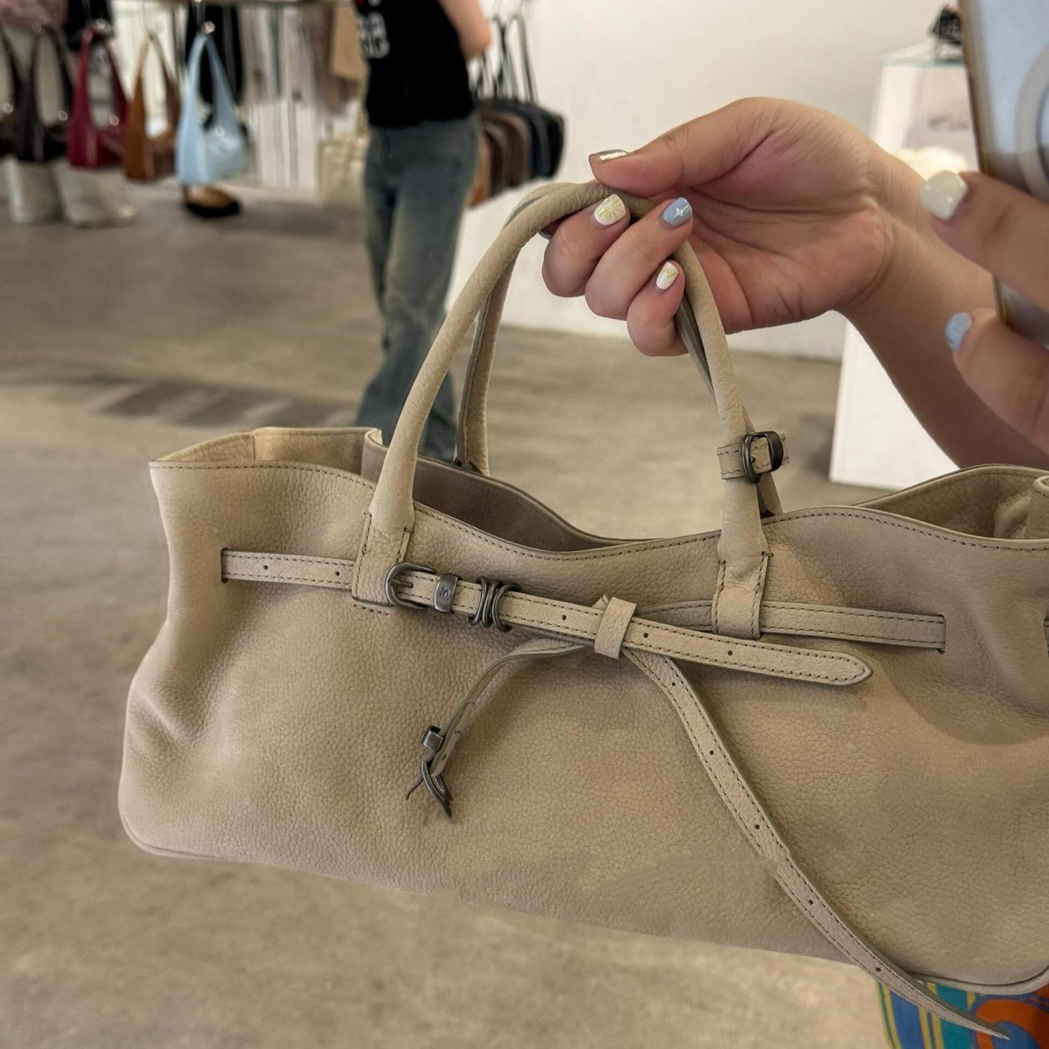 

Niche high-end handbag bag new retro first-layer cowhide simple belt buckle briefcase messenger bag