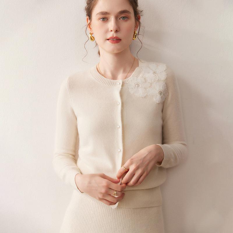 2025 Cashmere Women's Round Neck Cardigan - Pearl Flower Jacquard Design