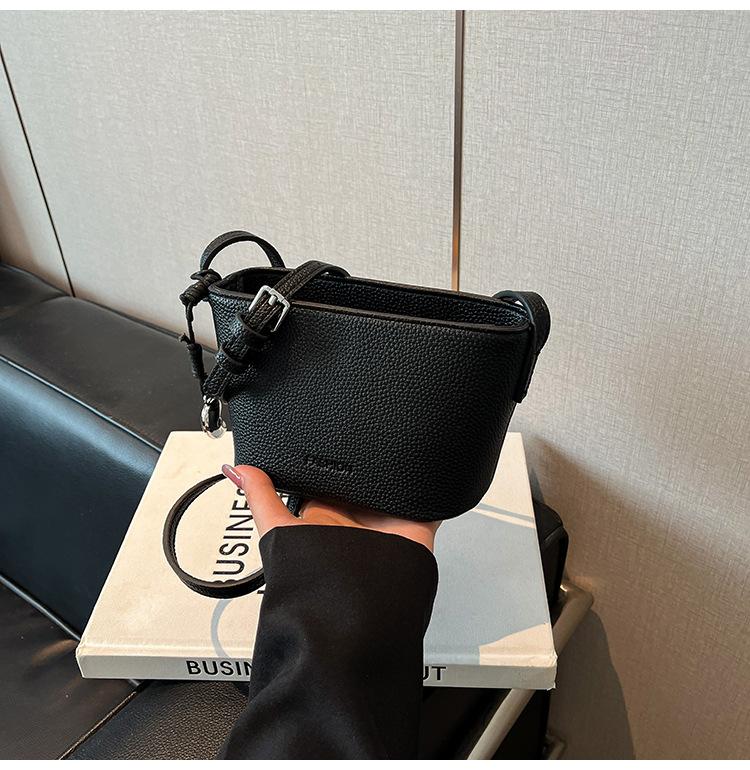 

Модная повседневная сумка-ведро женская трендовая модная сумка через плечо 2025 весна и лето новая высококлассная женская чёрный