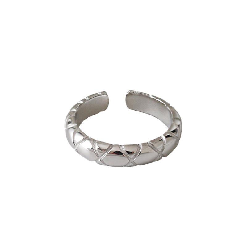 Korean Retro Rhombus S925 Silver Women's Twisted Ring - Simple, Polished, Cold Style, Perfect for Index Finger