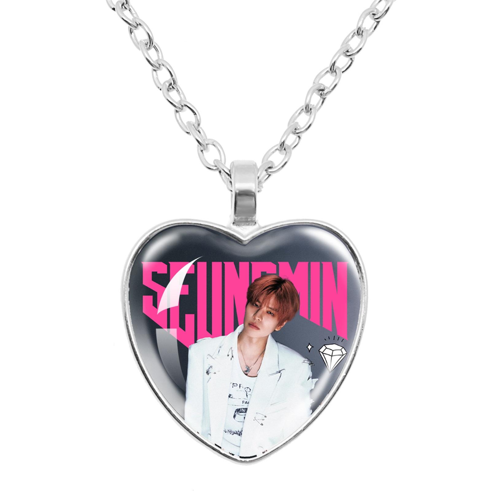 Время, Окружающее Звезду Ожерелье в Форме Сердца Кулон Stray Kids One Size