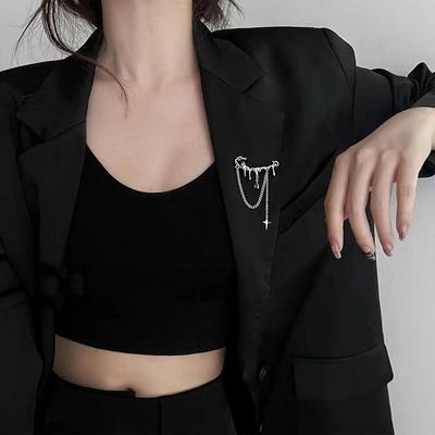 סיכת ברוש מטאור נוטף לבה - אביזר סיכה אלגנטי לסוודר ומעיל נשים