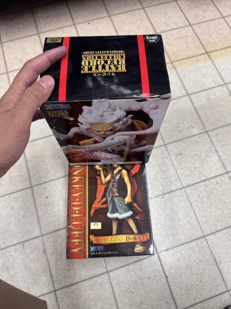 

[USED] One Piece Figure Set Edward Newgate and Luffy