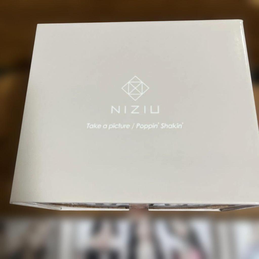 [USED] NiziU Take a Picture / Poppin' Shakin'