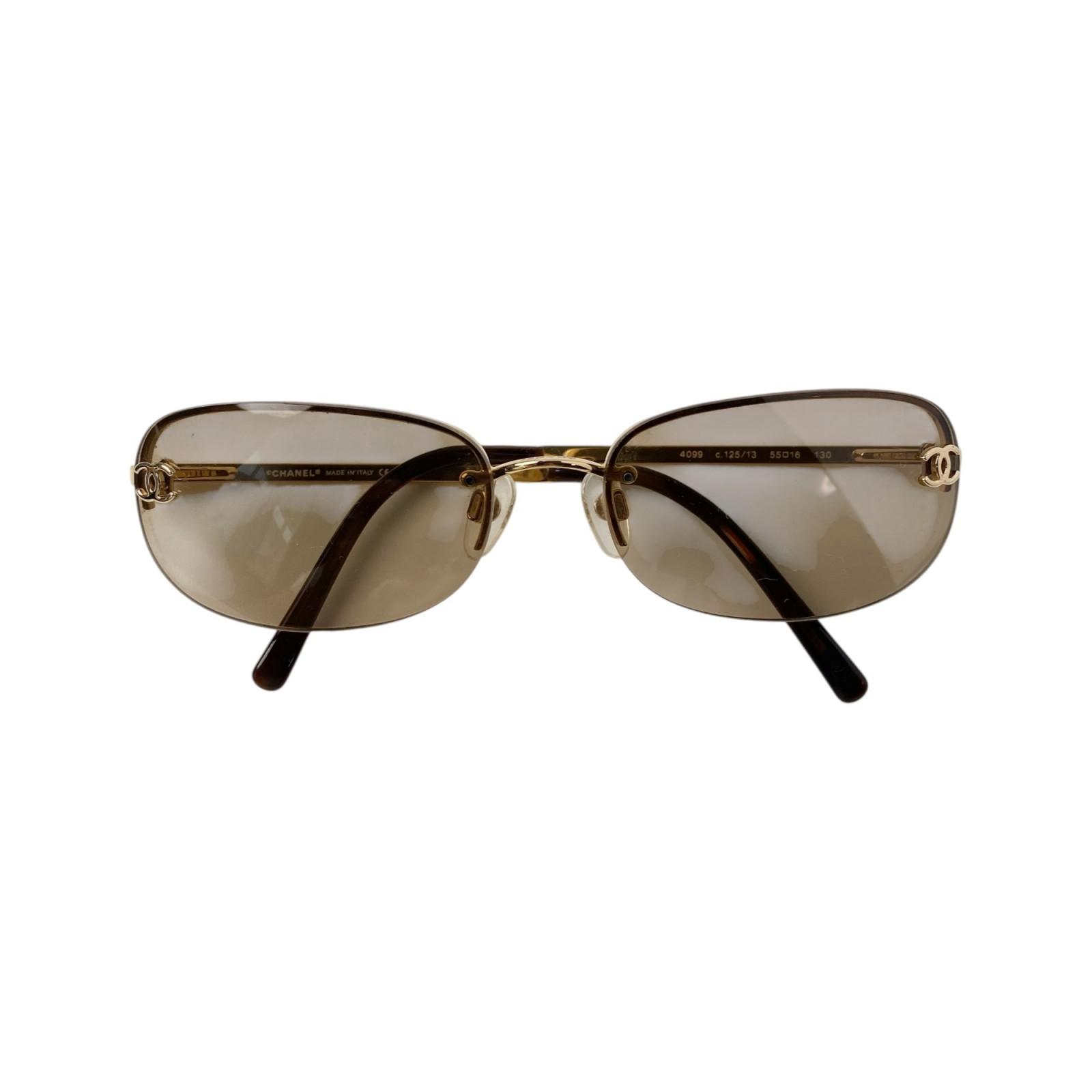 

Used CHANELsunglasses Brown Women